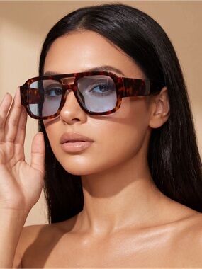 🆕 Tortoiseshell Square Frame Sunglasses - Women